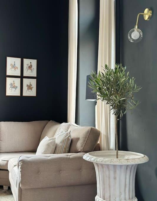 Maison Comtale โรชฟอร์ ภายนอก รูปภาพ